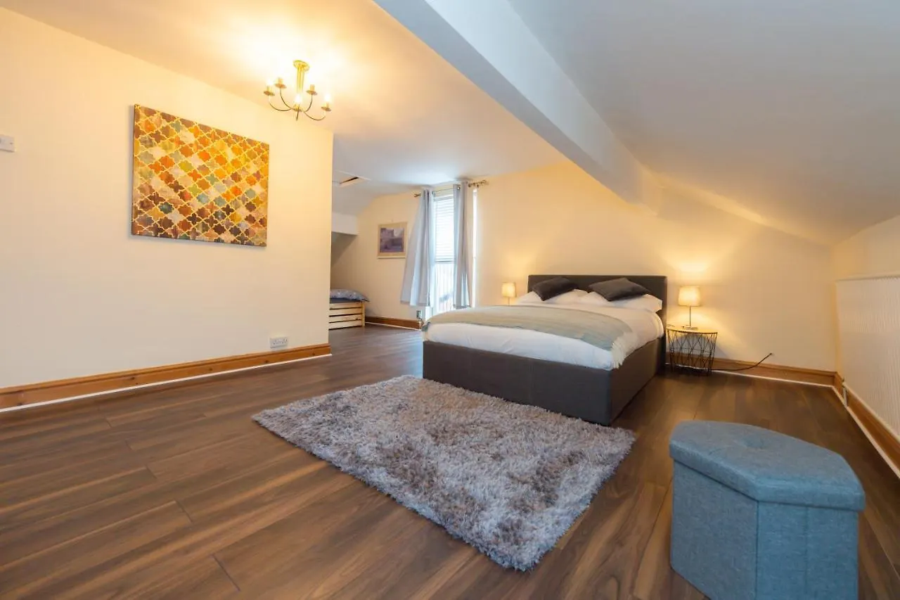 Chestnut Heritage,- Large & Cheerful 5 Bedroom House With Free Parking Liverpool United Kingdom